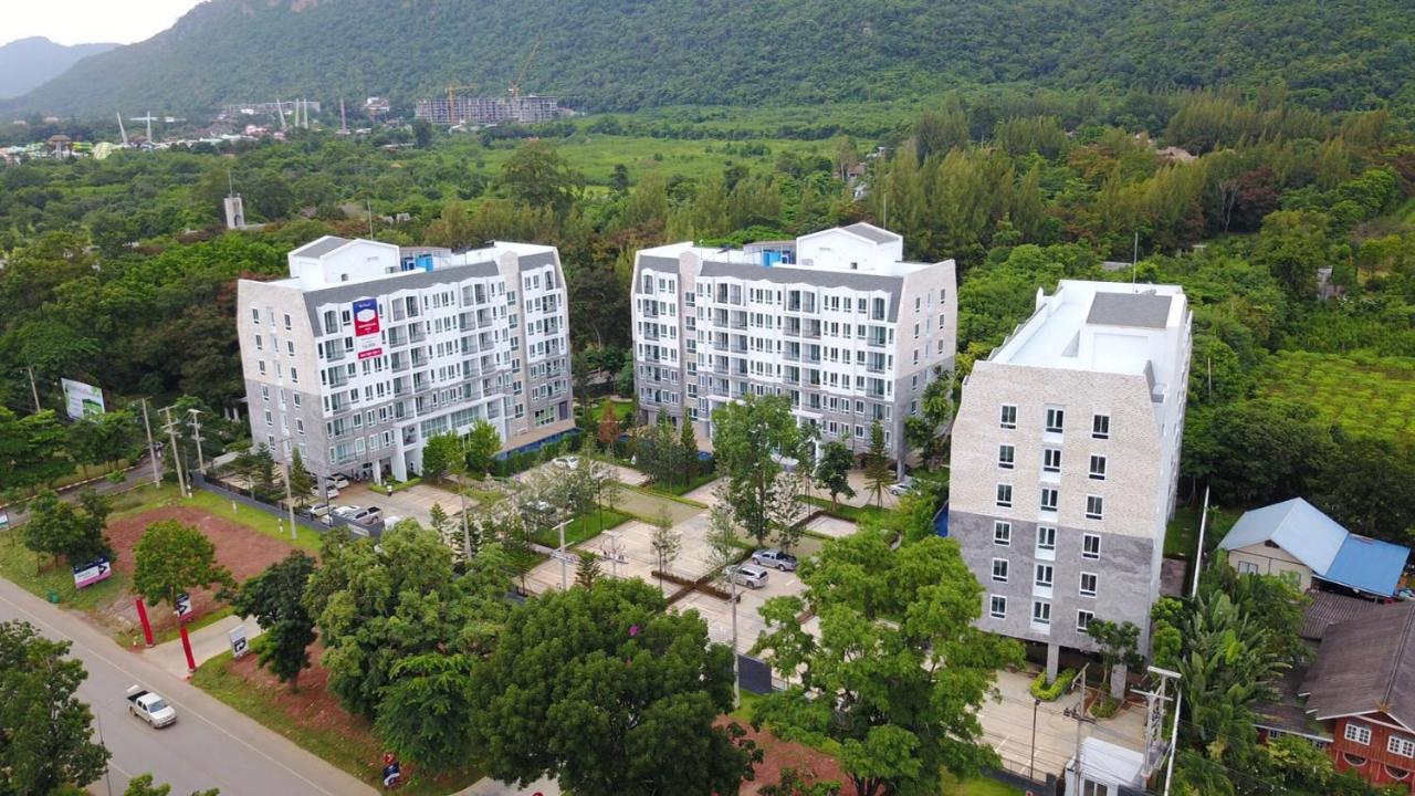 ホテル Courtyard Khaoyai ナコーン・ラーチャシーマー エクステリア 写真